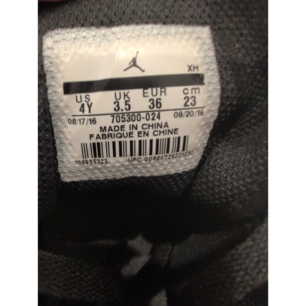 Air Jordan 1 Retro High OG Rare Air Cool Grey GS Youth Size 4Y 705300-024 Nike